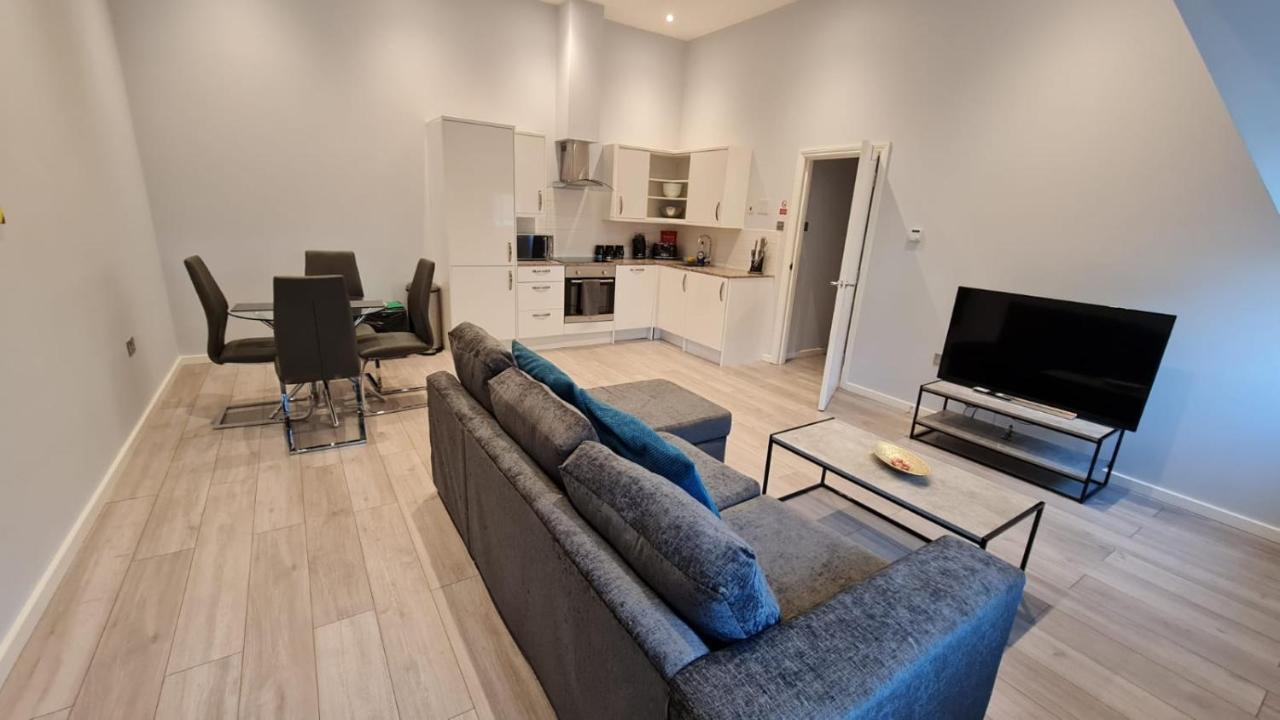 Cosy Flats Near Heathrow, Group Bookings Available With Parking Space Hounslow Exterior photo