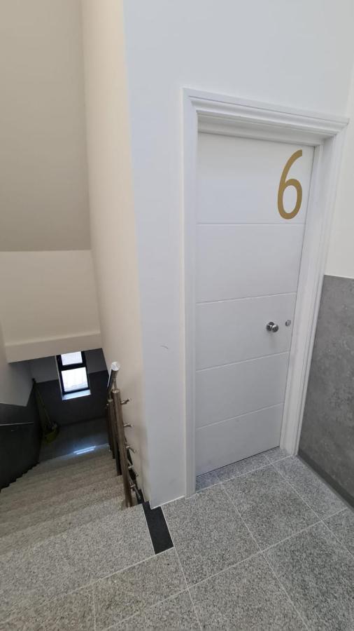 Cosy Flats Near Heathrow, Group Bookings Available With Parking Space Hounslow Exterior photo