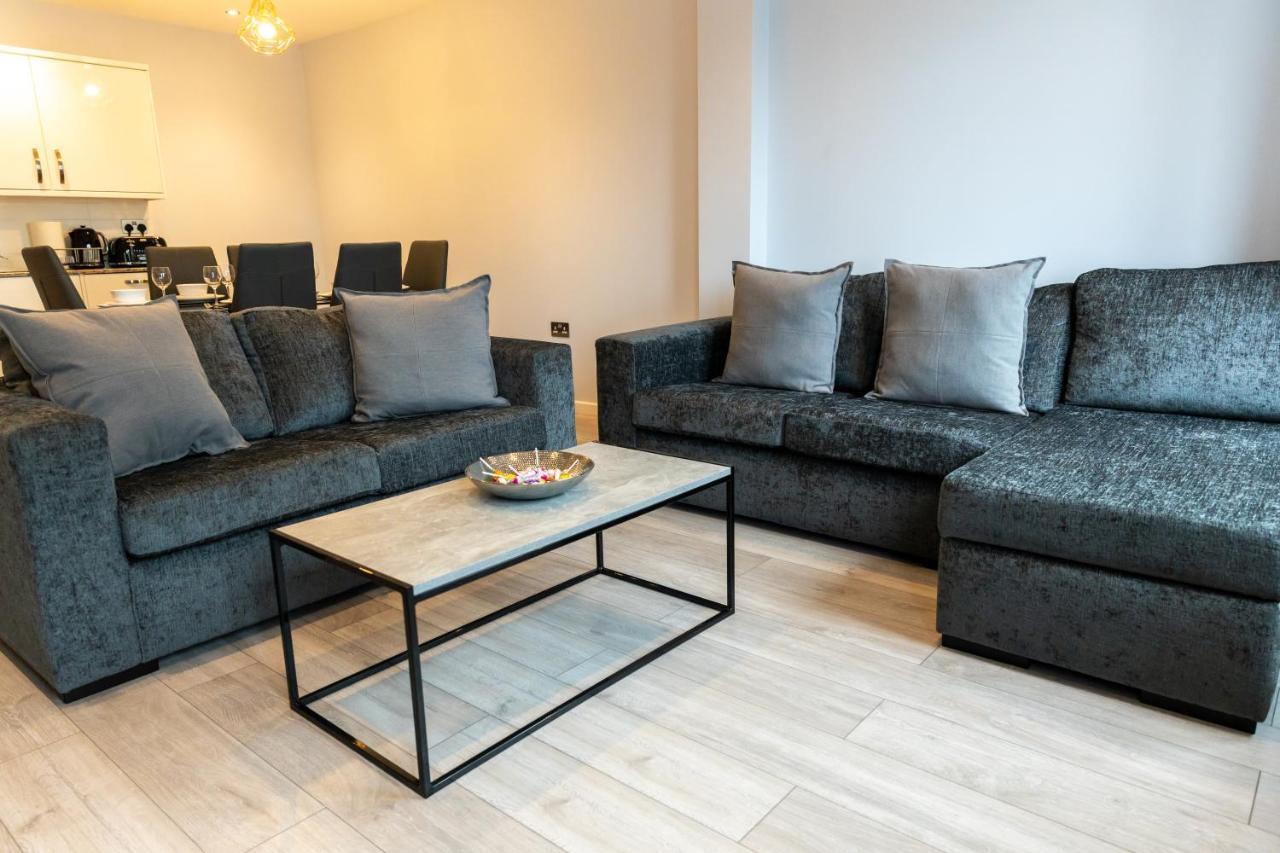 Cosy Flats Near Heathrow, Group Bookings Available With Parking Space Hounslow Exterior photo