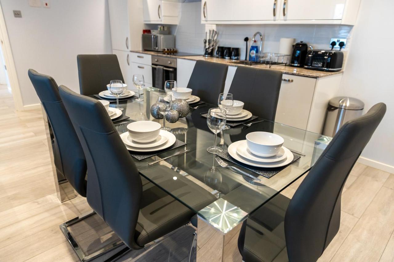 Cosy Flats Near Heathrow, Group Bookings Available With Parking Space Hounslow Exterior photo