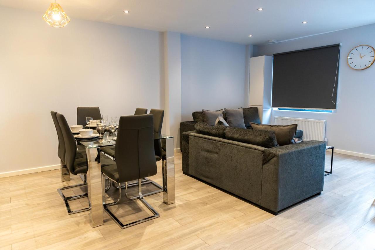 Cosy Flats Near Heathrow, Group Bookings Available With Parking Space Hounslow Exterior photo