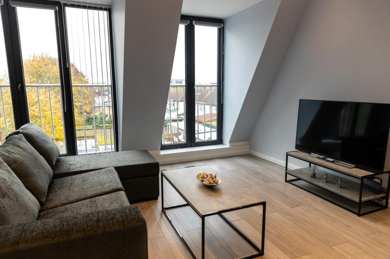 Cosy Flats Near Heathrow, Group Bookings Available With Parking Space Hounslow Exterior photo