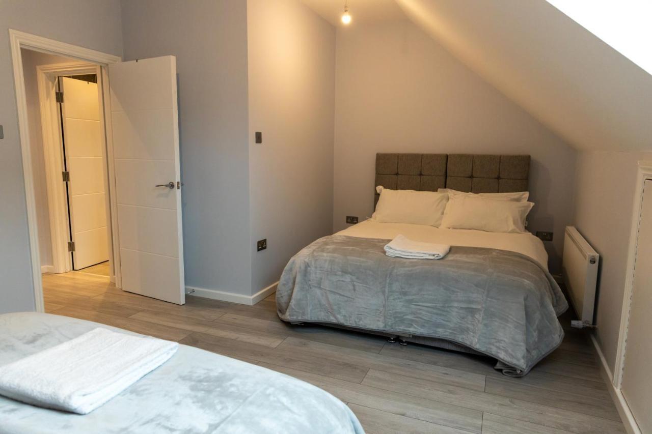 Cosy Flats Near Heathrow, Group Bookings Available With Parking Space Hounslow Exterior photo